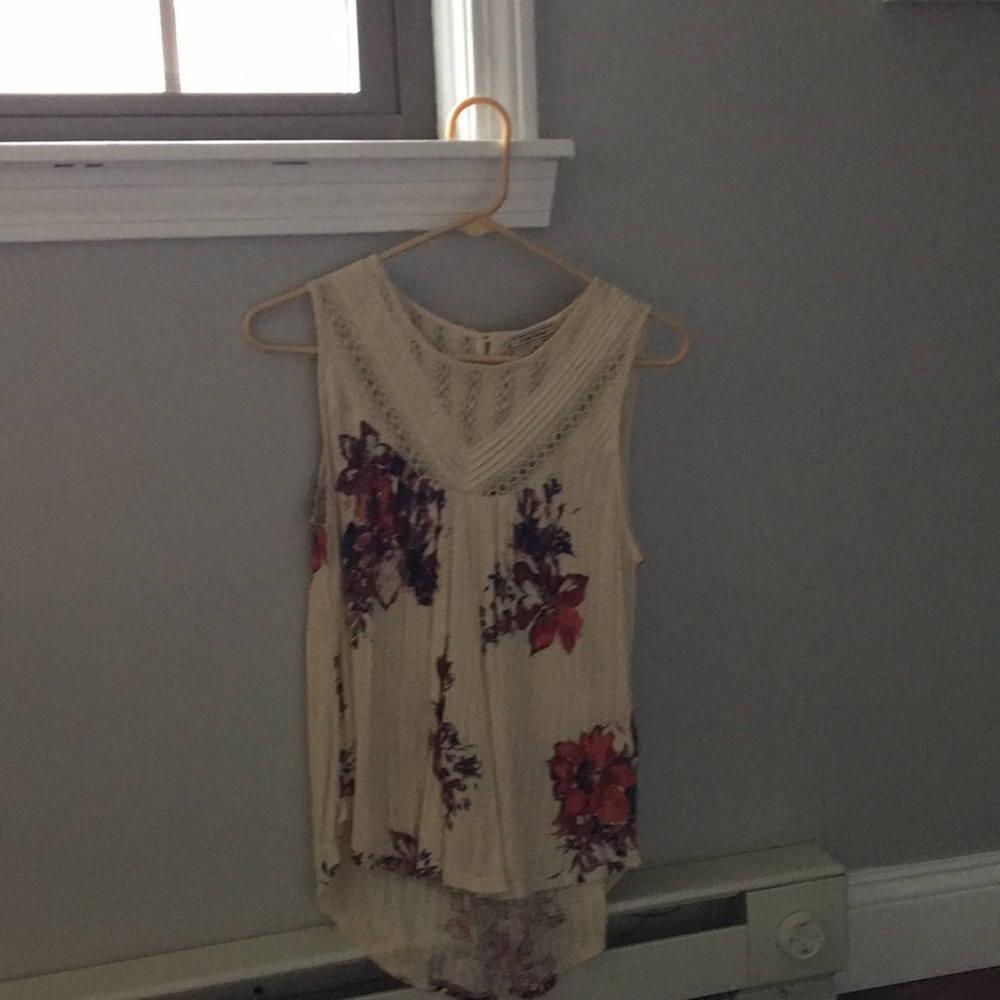 Sleeveless shirt never been worn